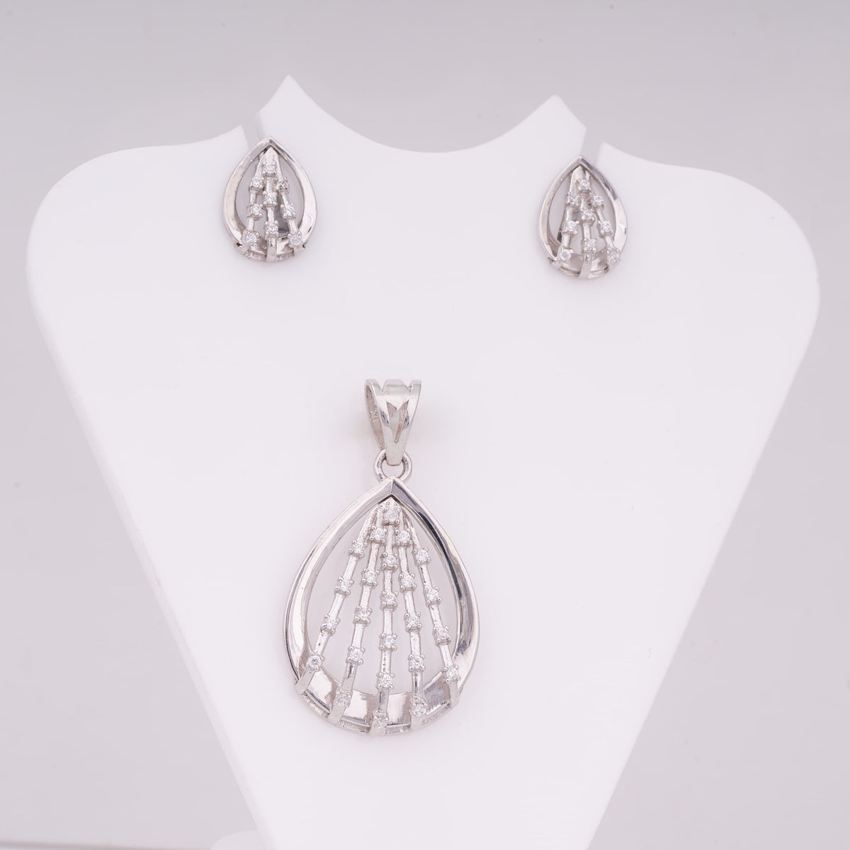 Pear Shape Silver Pendant Set for Women