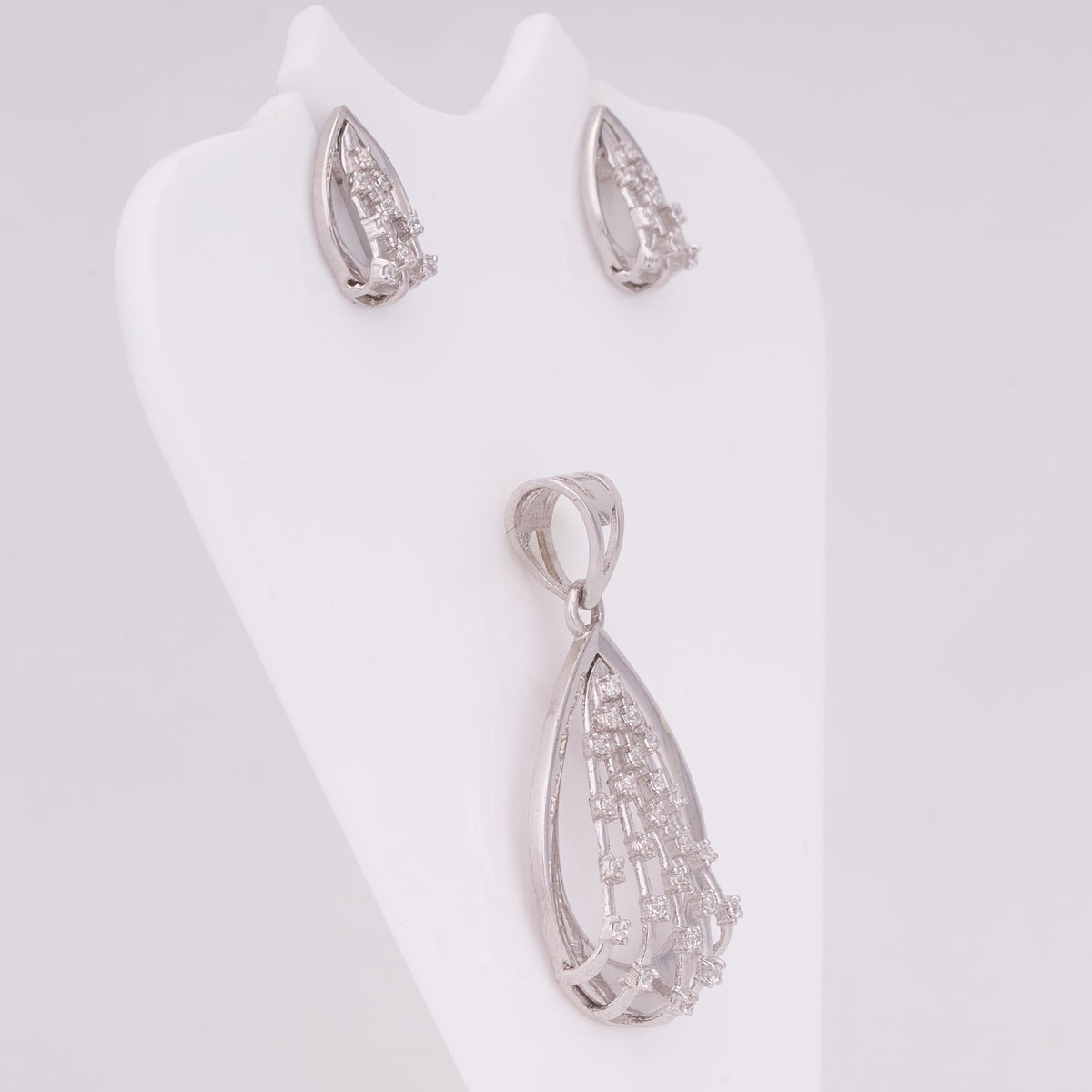 Pear Shape Silver Pendant Set for Women